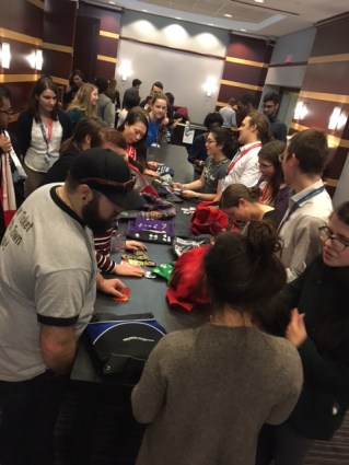 cde2016-exchanging-crests